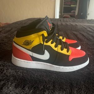 Jordan 1 Mid